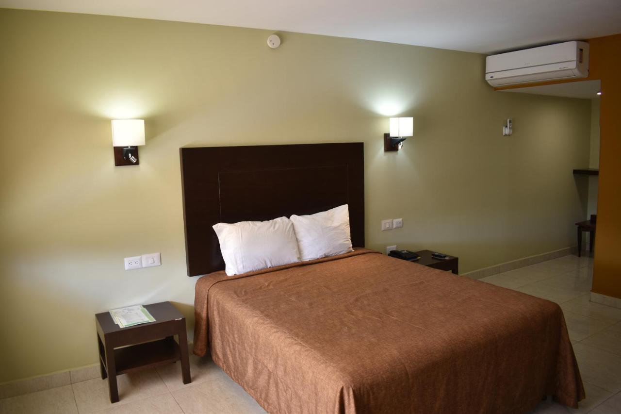 El Camino Hotel & Suites Heroica Caborca Dış mekan fotoğraf